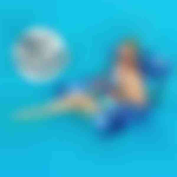Cool bleiben im Wasser – 2 Pool-Liegen | POOLYRA